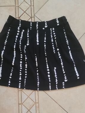 Worthington Black Mini Skirt with White Dot-Stripe Pattern. SZ 18
